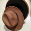 Sombrero Fedora a Rayas Elegantes para un Look Chic