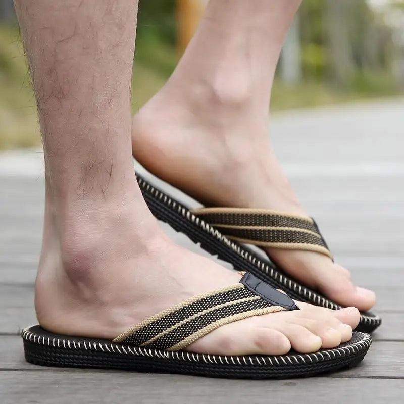 Tongs légères modernes pour hommes antidérapantes