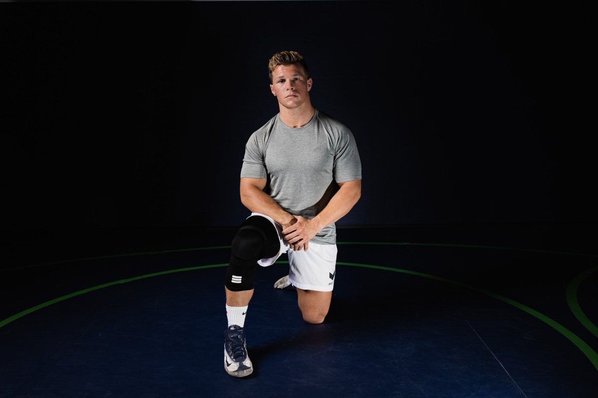 Performance-Enhancing Mid-Length Knee Sleeve - Black - Korvel