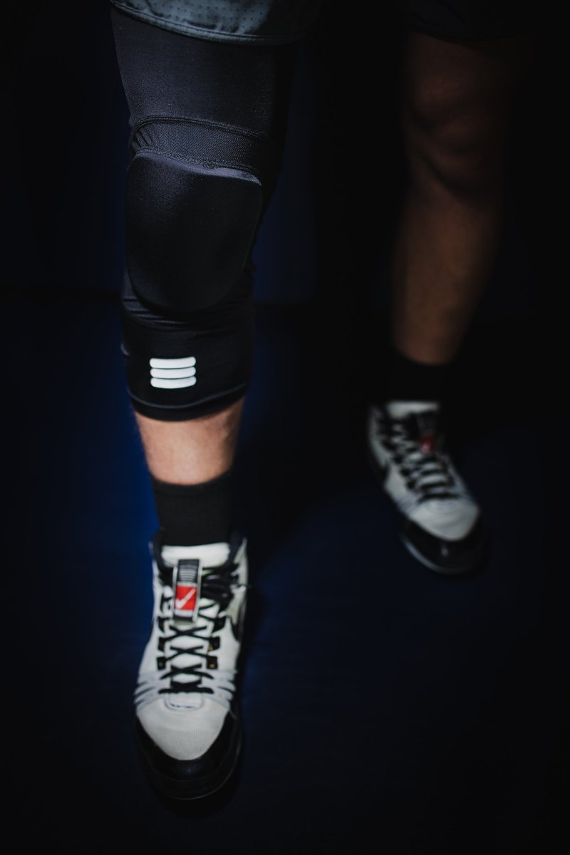 Performance-Enhancing Mid-Length Knee Sleeve - Black - Korvel