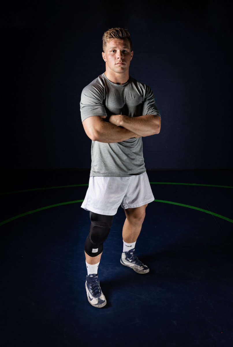 Performance-Enhancing Mid-Length Knee Sleeve - Black - Korvel
