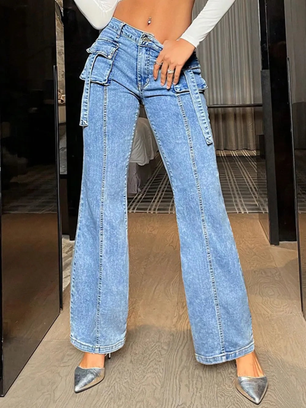 Mid Rise Straight Jeans with Cargo Pockets - Korvel