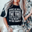 Camiseta navideña "También podría dormir bajo el árbol"