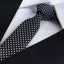 Corbata delgada moderna en blanco y negro para hombres