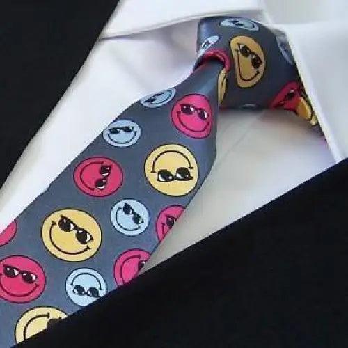 Corbata delgada moderna en blanco y negro para hombres