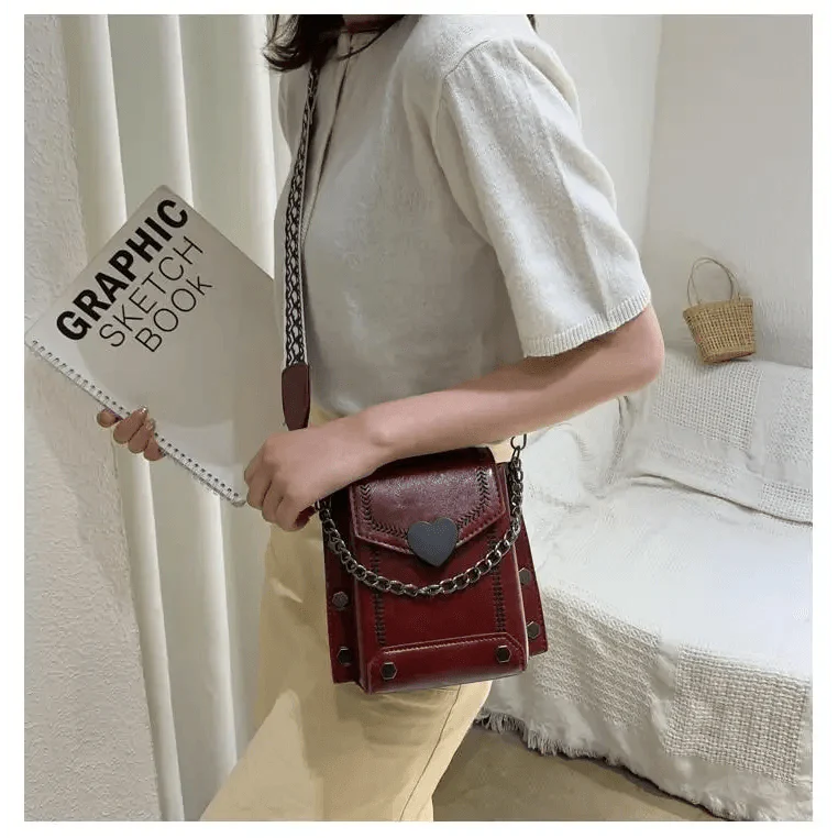 Elegant Heart-Shaped Shoulder Bag for Women