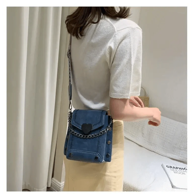 Elegant Heart-Shaped Shoulder Bag for Women