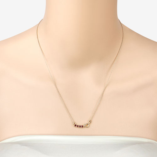 Collar Corazón de Plata Esterlina con Granate Genuino de 0.32 Quilates