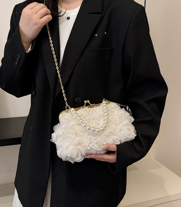 Elegant Net Lace Pleated Clutch Handbag with Pearl Chain