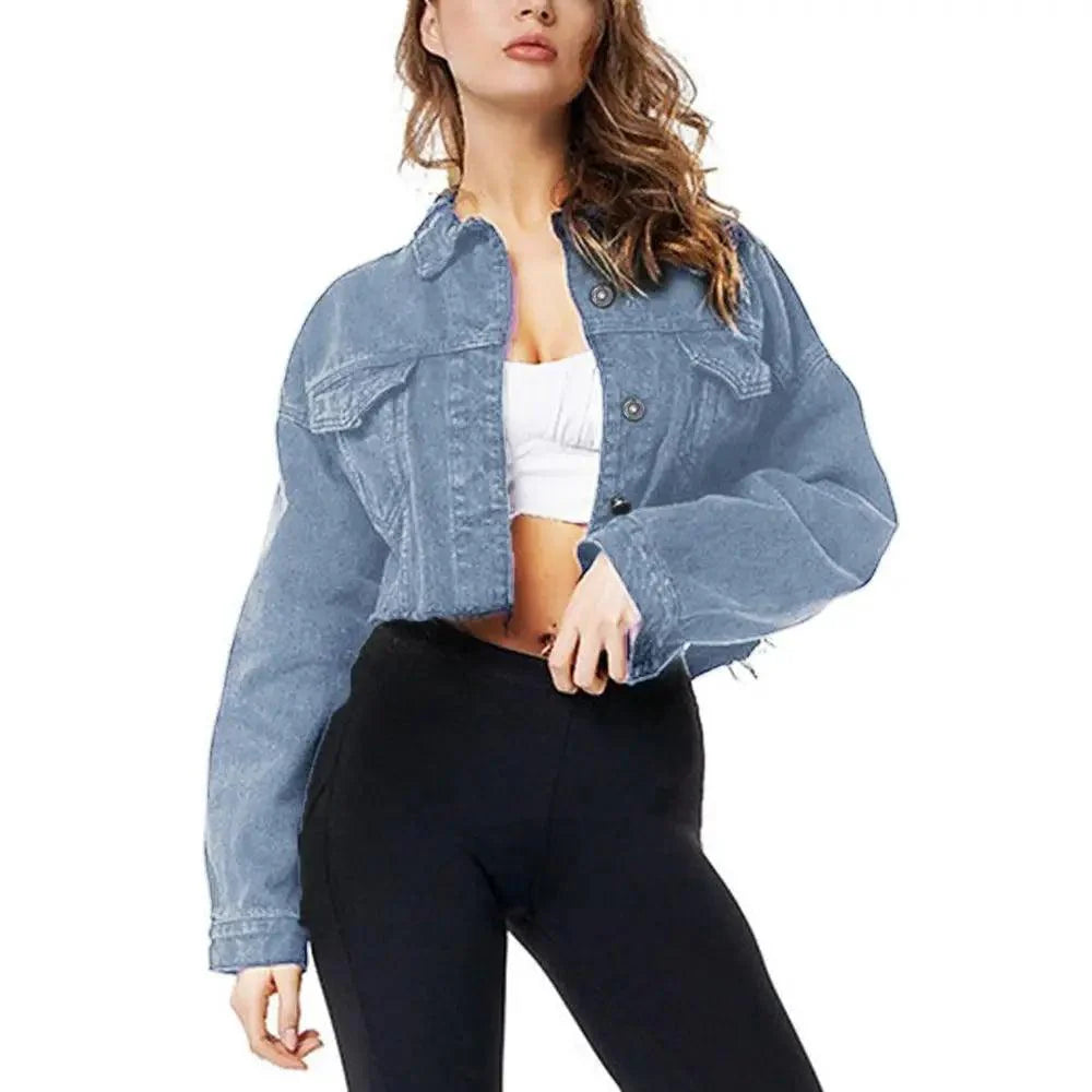 Veste en denim vintage pour femmes avec déchirures