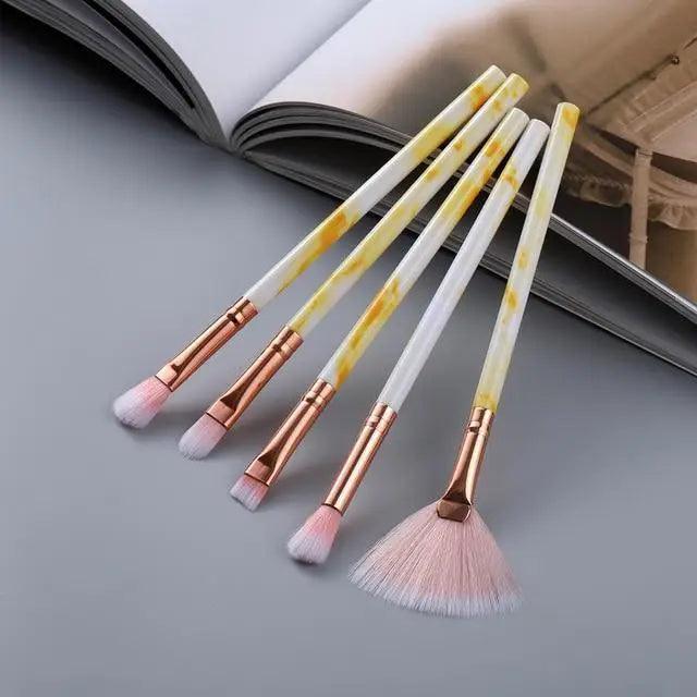 Luxurious 12/8/5-Piece Eye and Lip Makeup Brush Set with Comb and Sponge - Korvel