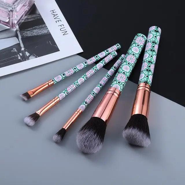 Luxurious 12/8/5-Piece Eye and Lip Makeup Brush Set with Comb and Sponge - Korvel