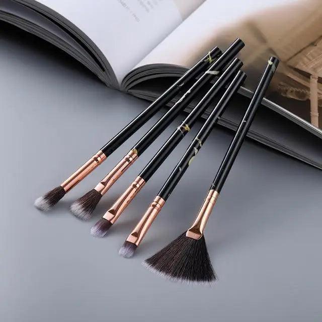 Luxurious 12/8/5-Piece Eye and Lip Makeup Brush Set with Comb and Sponge - Korvel