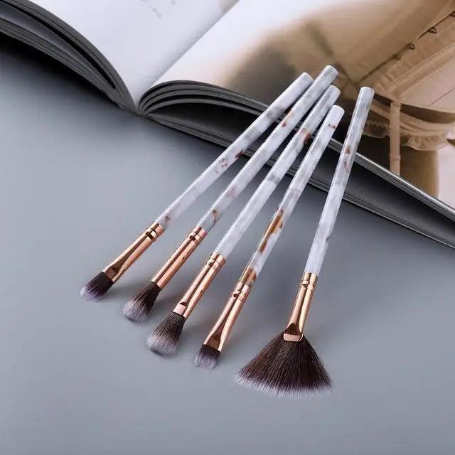 Luxurious 12/8/5-Piece Eye and Lip Makeup Brush Set with Comb and Sponge - Korvel