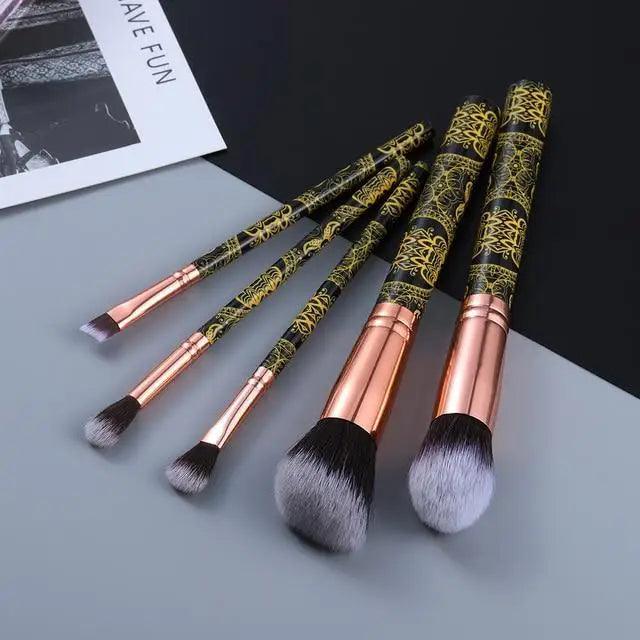 Luxurious 12/8/5-Piece Eye and Lip Makeup Brush Set with Comb and Sponge - Korvel