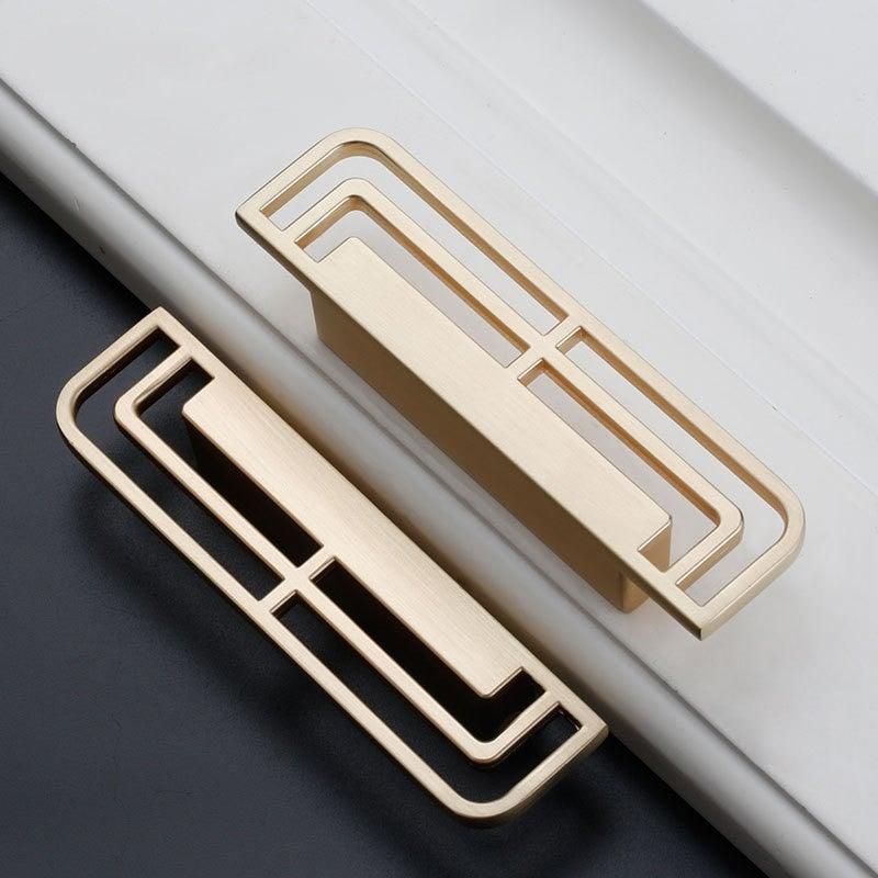 Stylish Zinc Alloy Door Handle - Antique Copper Finish for Modern Interiors - Korvel