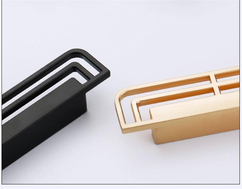 Stylish Zinc Alloy Door Handle - Antique Copper Finish for Modern Interiors - Korvel