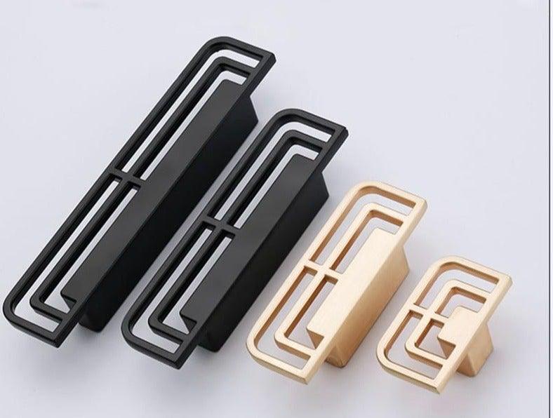 Stylish Zinc Alloy Door Handle - Antique Copper Finish for Modern Interiors - Korvel
