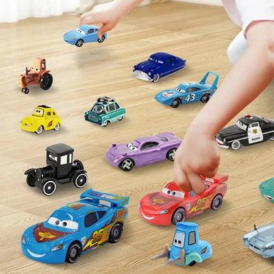 Ensemble de voitures miniatures en métal Mandotos Disney Pixar Cars 1:55