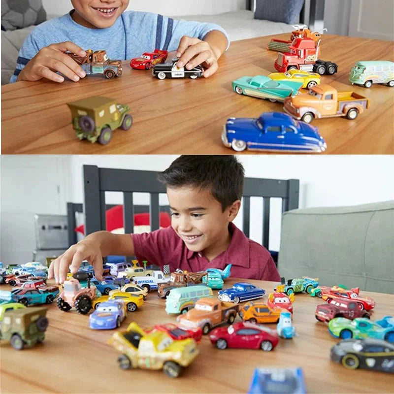 Conjunto de coches de juguete de metal fundido Mandotos Disney Pixar Cars 1:55