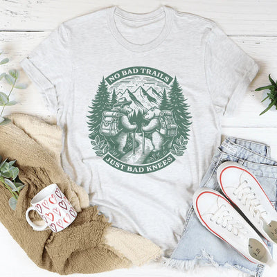 Camiseta "No hay malos senderos, solo malas rodillas"