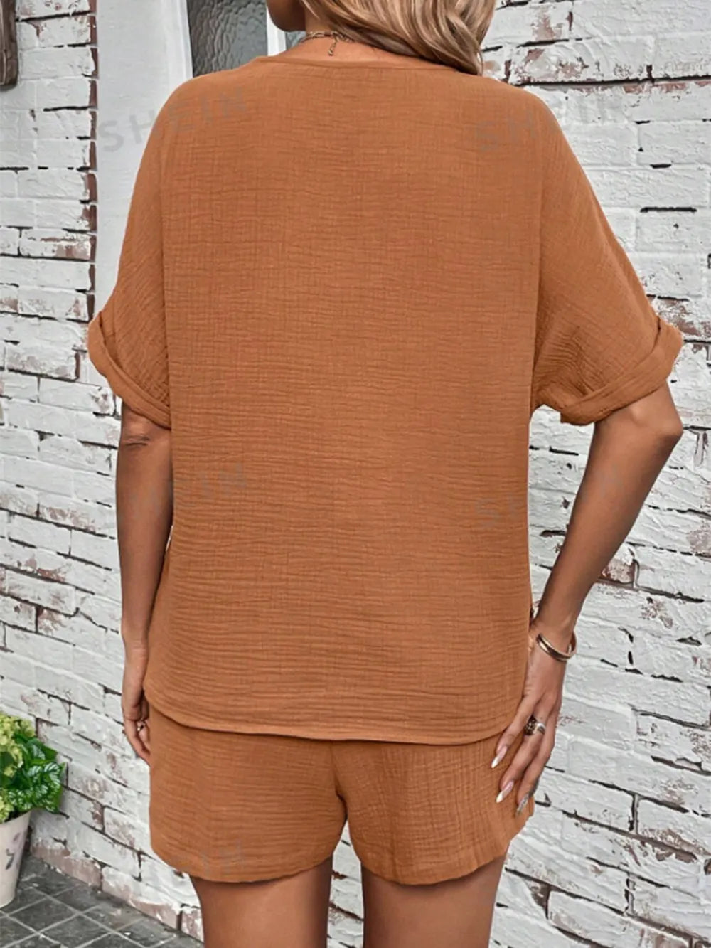 Notched Half Sleeve Top and Shorts Set - Korvel