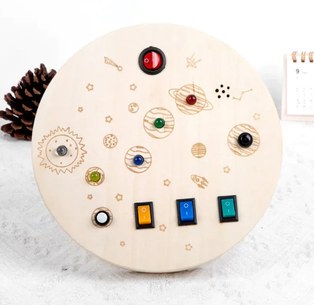 Tablero Ocupado de Madera LED Bright Start – Juguete Educativo Atractivo