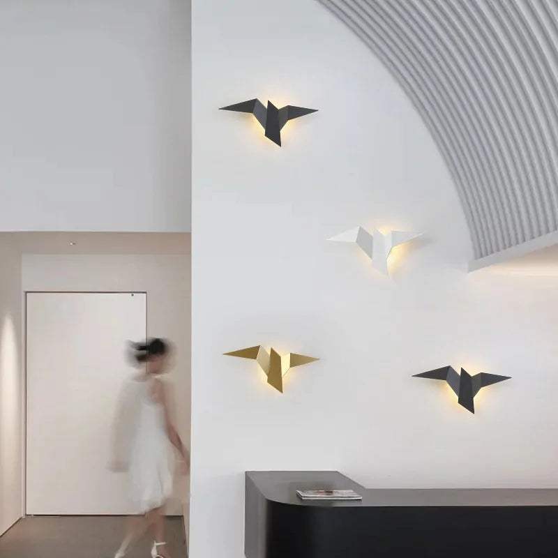 Applique murale en fer nordique en forme d'oiseau pour une décoration intérieure élégante