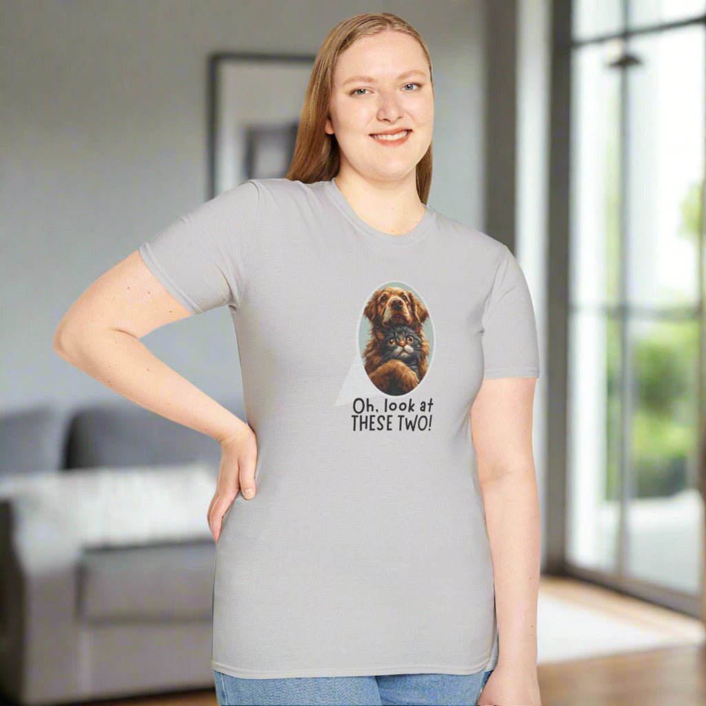 Oh Mira Esta Camiseta de Dos - Camiseta Unisex Softstyle