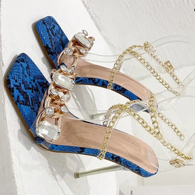Tacones Transparentes con Cadena de Cristal