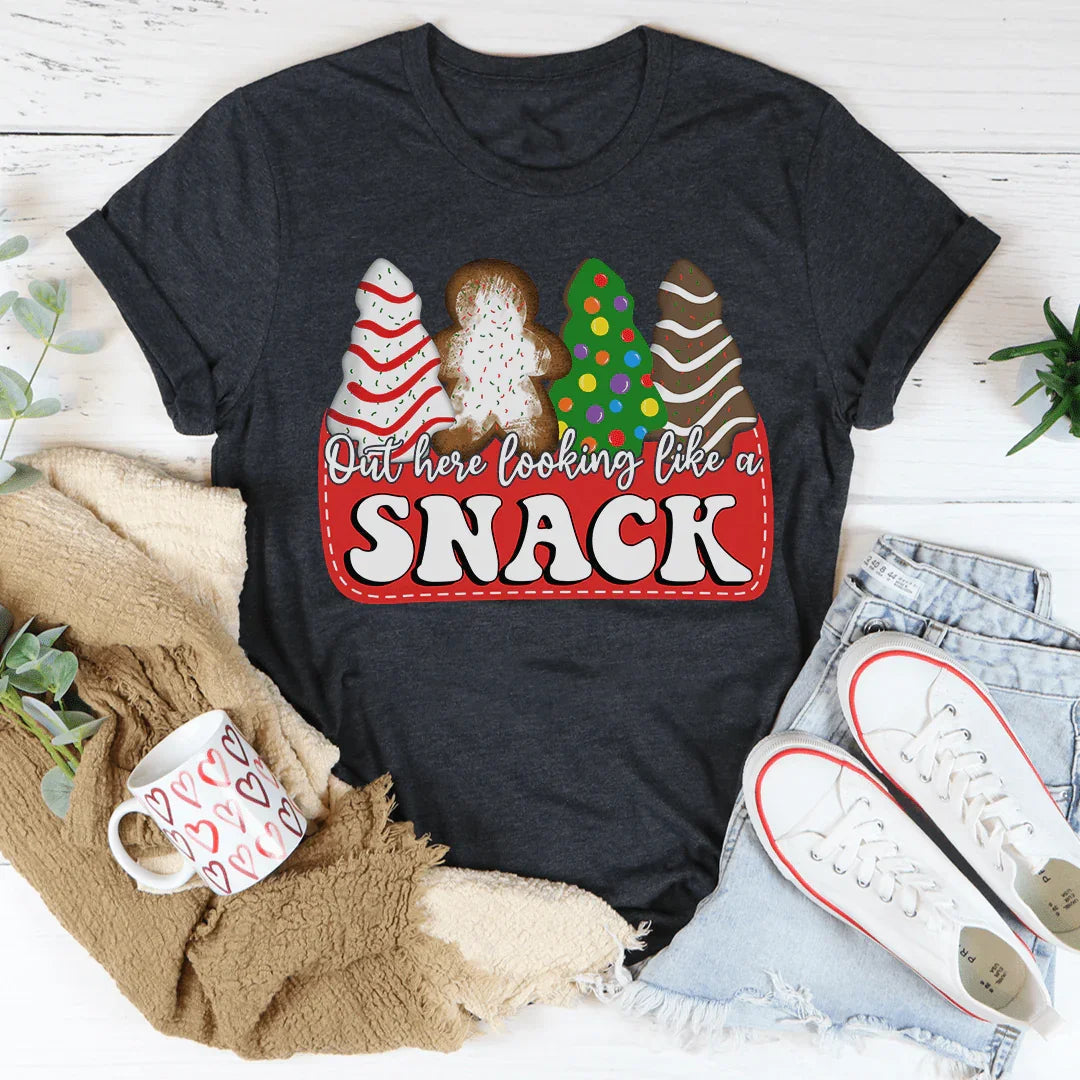 Camiseta navideña "Aquí afuera, luciendo como un bocadillo"