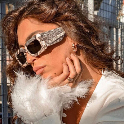 Lunettes de soleil carrées surdimensionnées en motif serpent