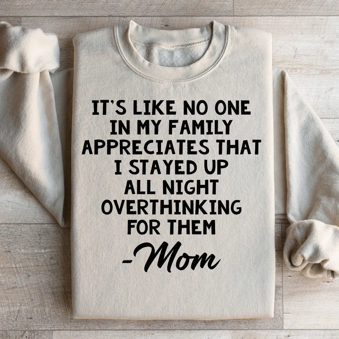 Sudadera de mamá que piensa demasiado