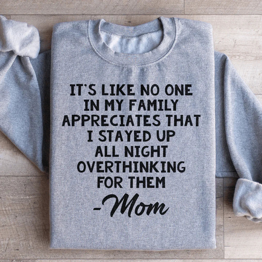 Sudadera de mamá que piensa demasiado