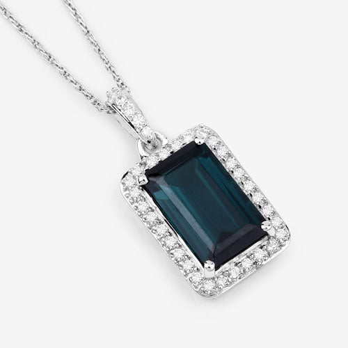 Colgante de Turmalina Verde de 3.55 Quilates y Diamantes Blancos en Oro Blanco de 14K
