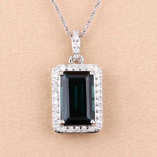 Colgante de Turmalina Verde de 3.55 Quilates y Diamantes Blancos en Oro Blanco de 14K