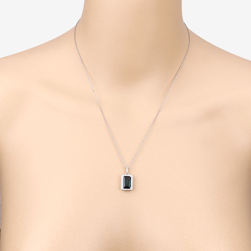 Colgante de Turmalina Verde de 3.55 Quilates y Diamantes Blancos en Oro Blanco de 14K