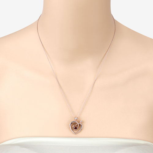 Pendentif en grenat véritable de 0,32 carat en argent sterling .925