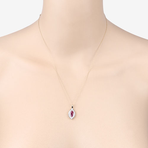 Pendentif en or jaune 10K avec rubis et diamants de 1,52 carat