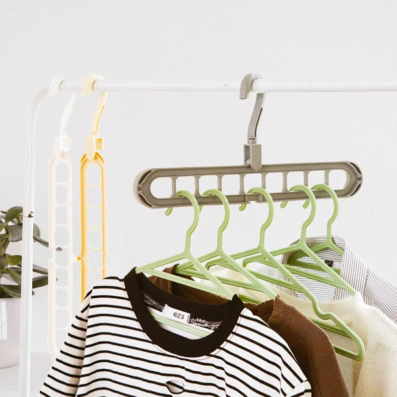 Séchoir à vêtements multi-port pour un rangement efficace