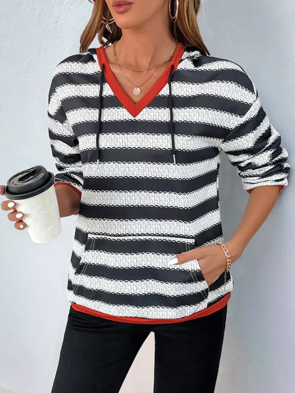 Sudadera con capucha de manga larga a rayas contrastantes Perfee