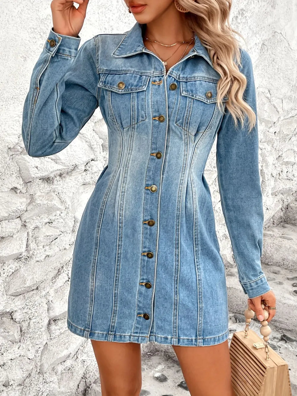 Robe en denim à manches longues avec poches et boutons