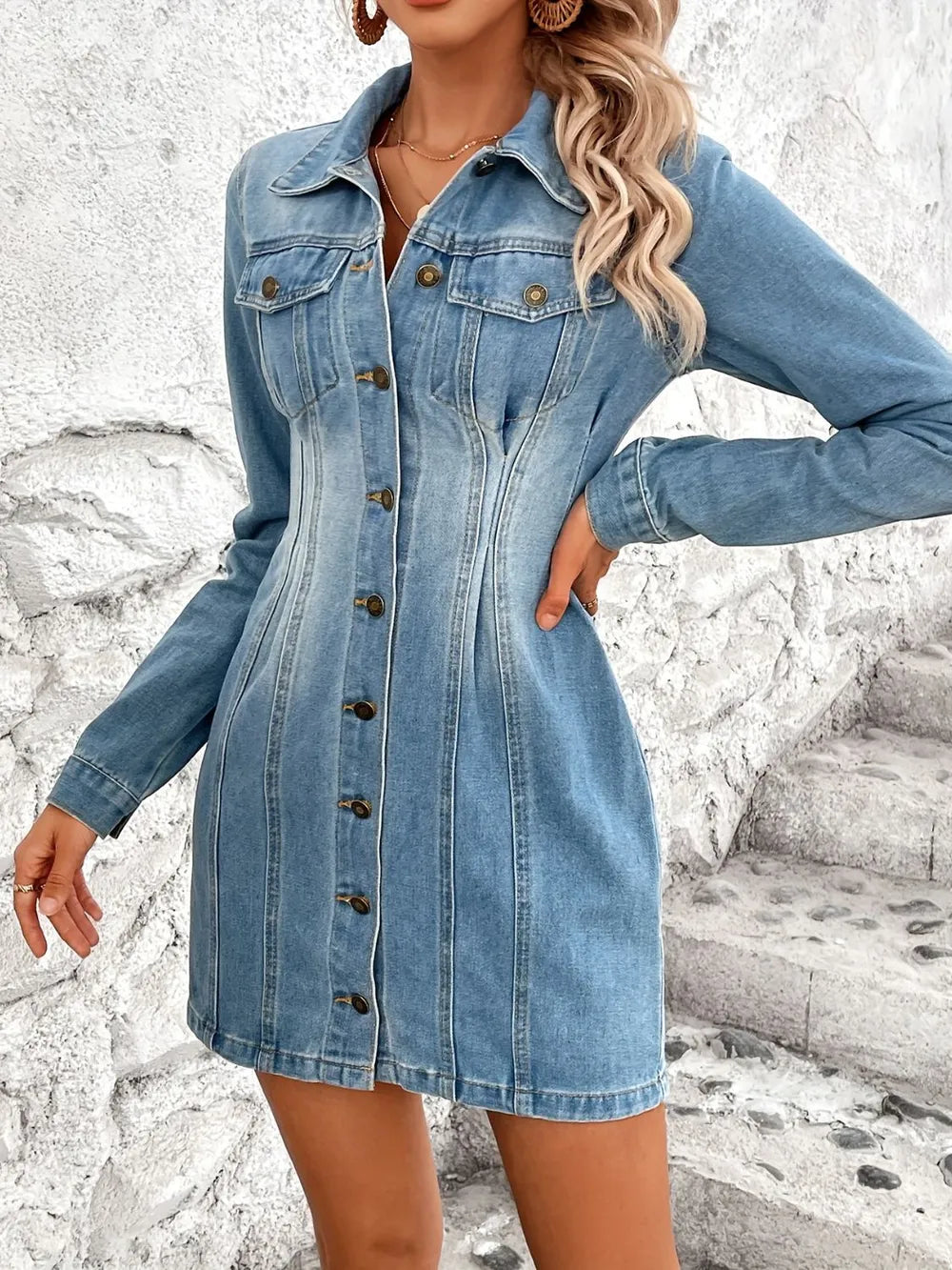 Robe en denim à manches longues avec poches et boutons