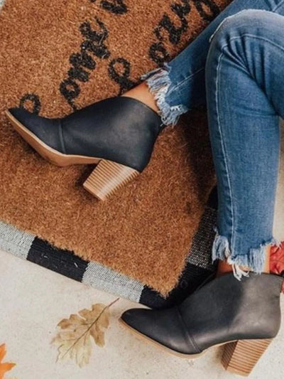 Point Toe Chunky Heeled Ankle Boots - Korvel