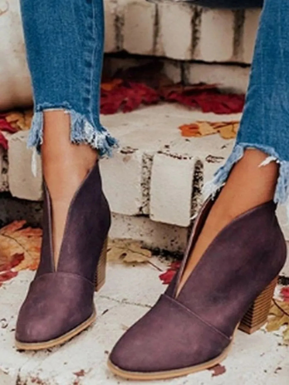 Point Toe Chunky Heeled Ankle Boots - Korvel
