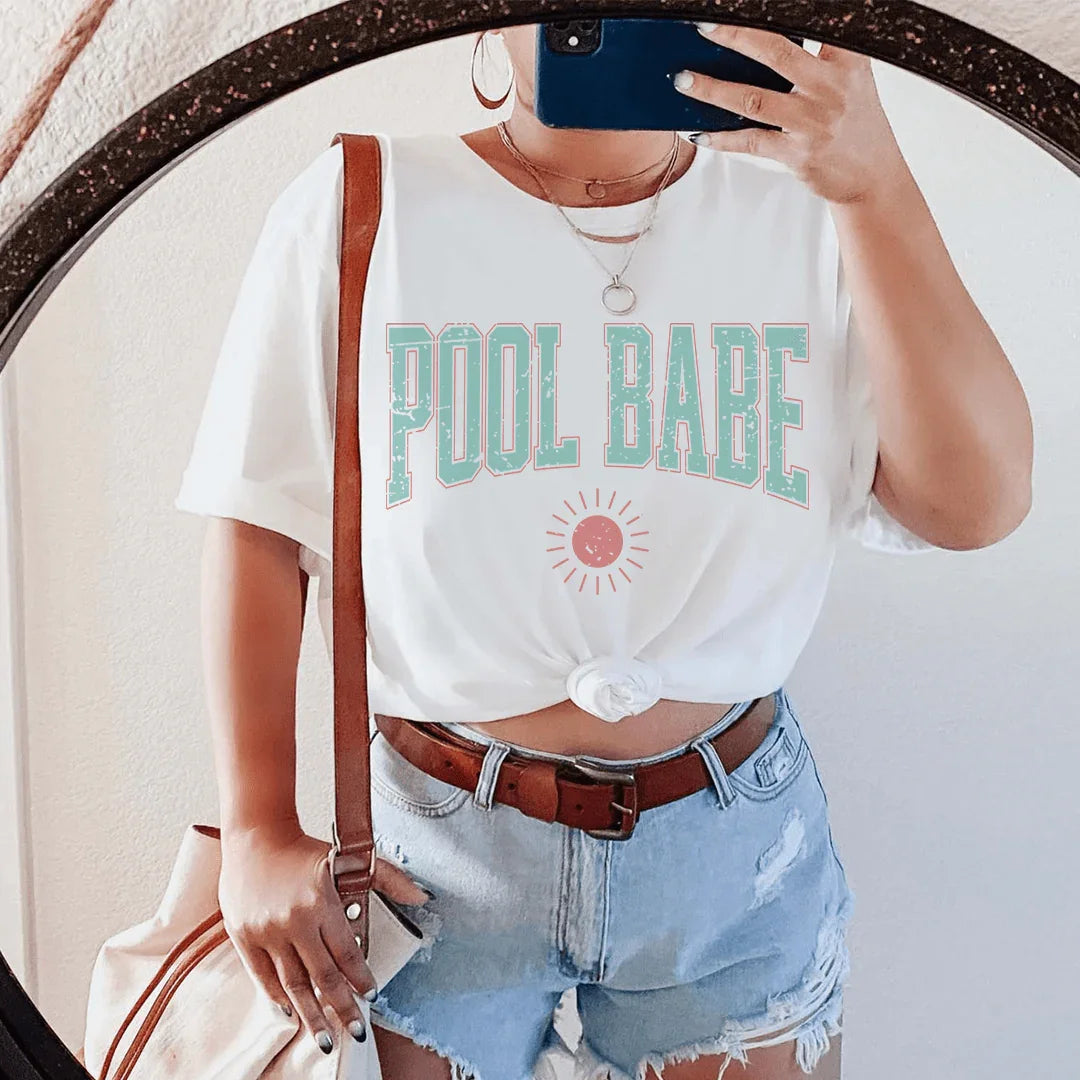 T-shirt Pool Babe - Adoptez les Vibes d'Été