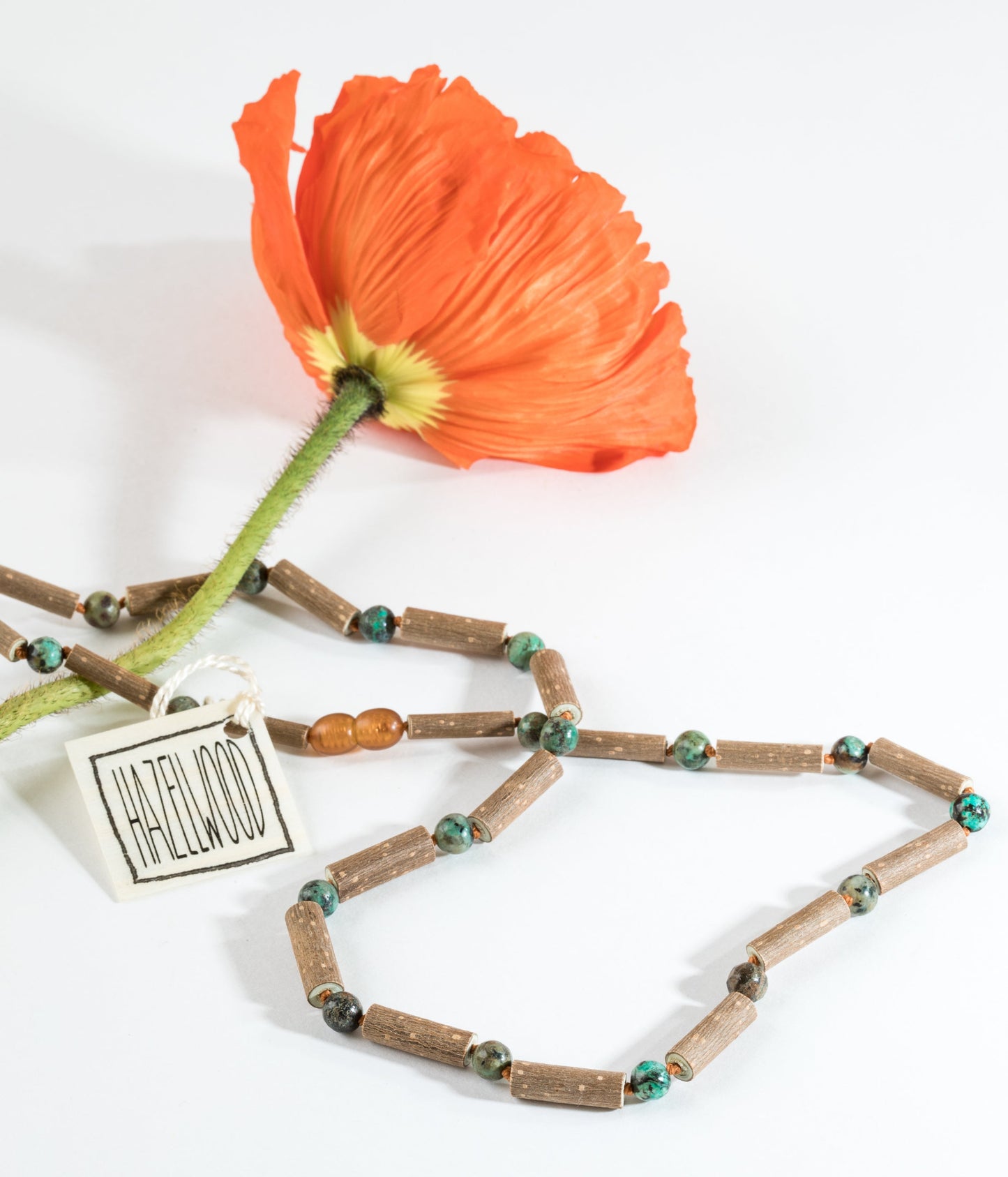 Collar de Madera de Avellana y Jaspe Turquesa