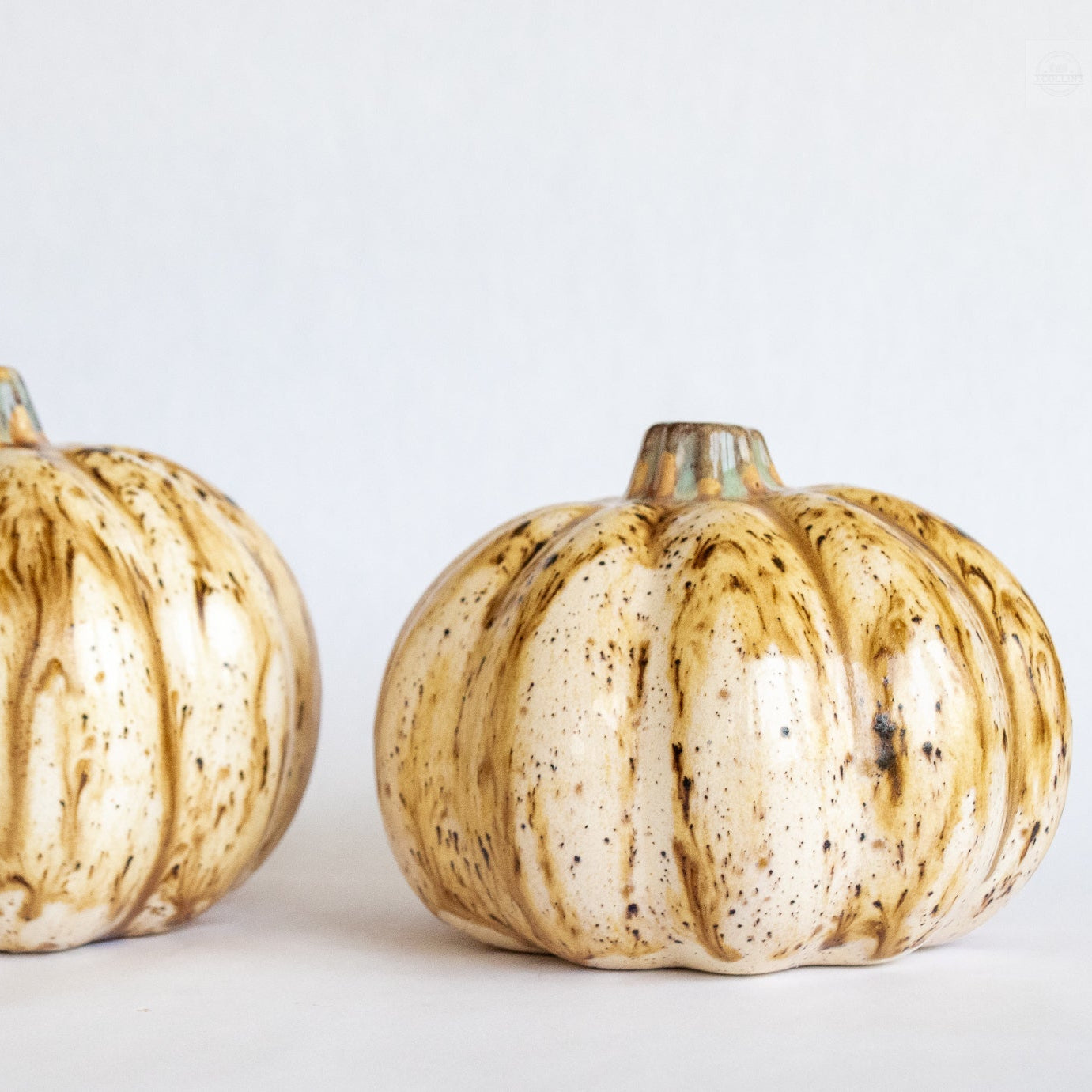 Citrouille en céramique artisanale pour la décoration d'automne