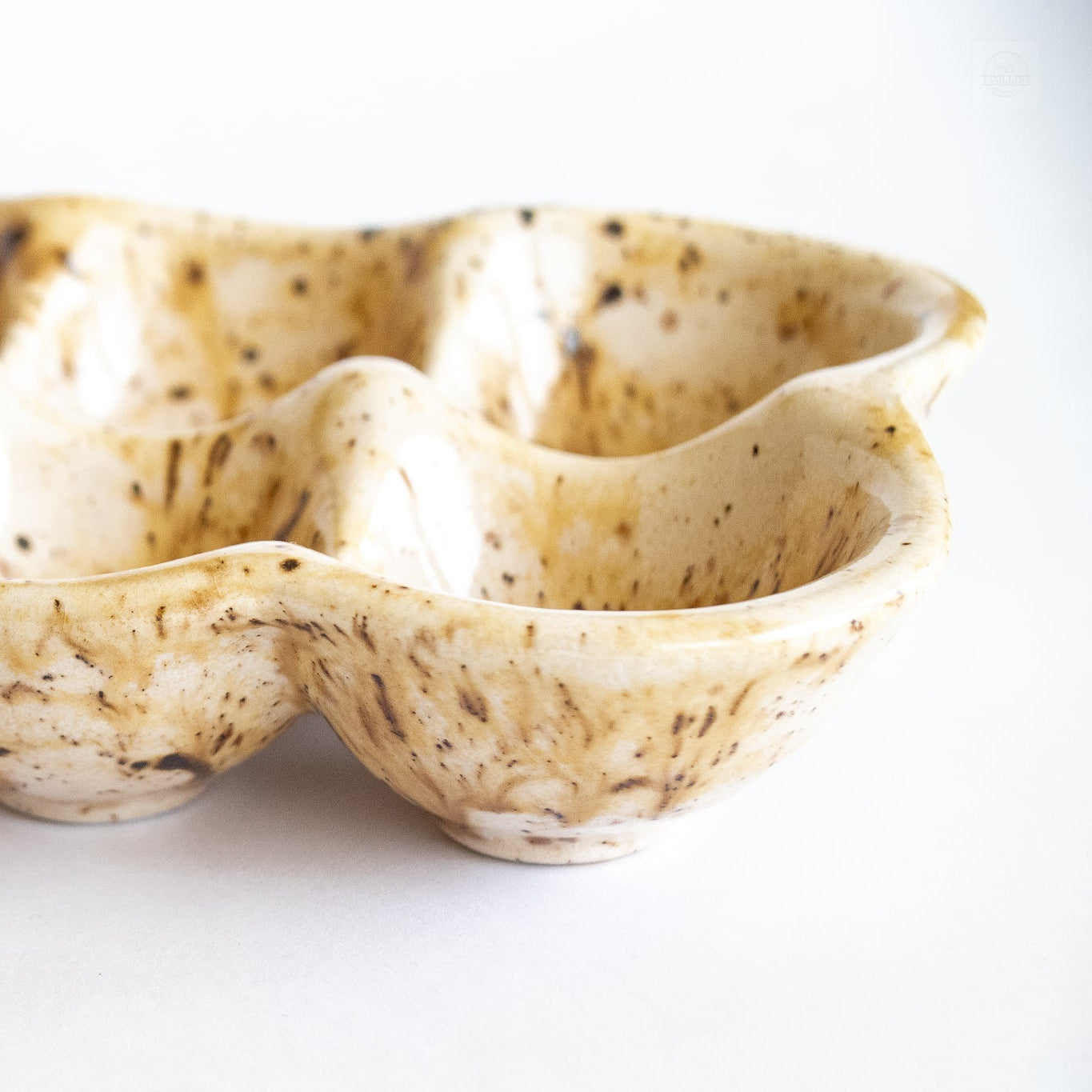 Elegant Ceramic Egg Holder for Fresh Eggs - Korvel