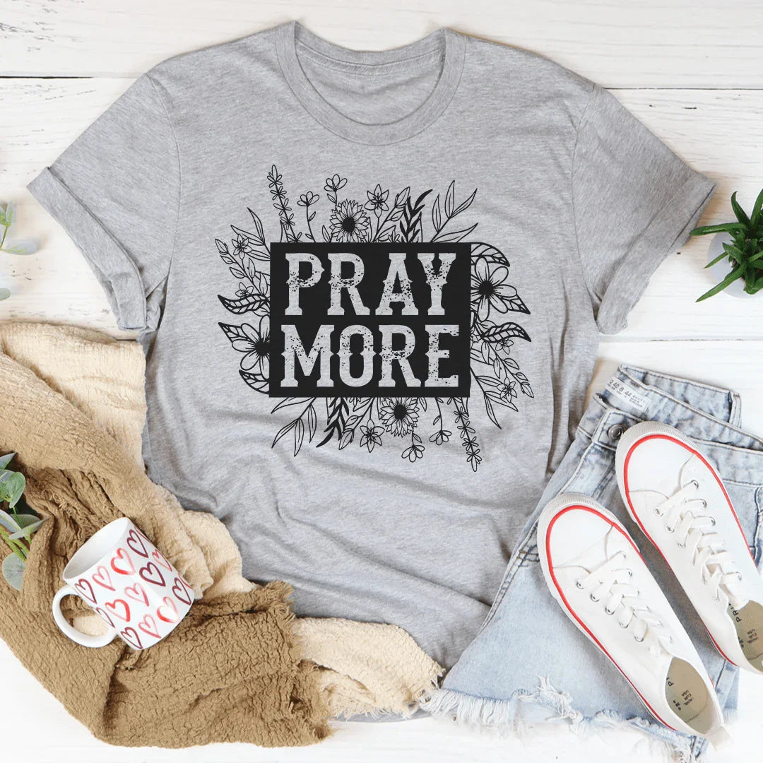 Camiseta floral Pray More